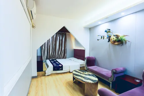 The seven Seas Cinema Hotel, Linfen