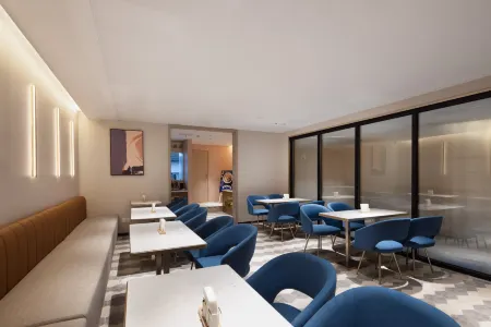 Starway Hotel (Yangzhou Shouxihu Dongguan Street) Отели рядом с достопримечательностью «Fuyuan Garden»