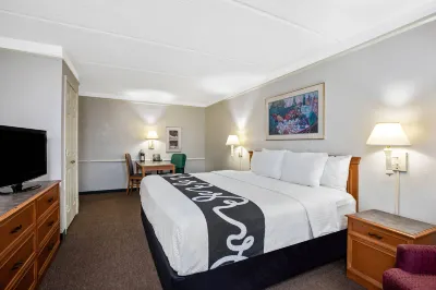 La Quinta Inn by Wyndham Stockton Hotels near Banter by Piercing Pagoda