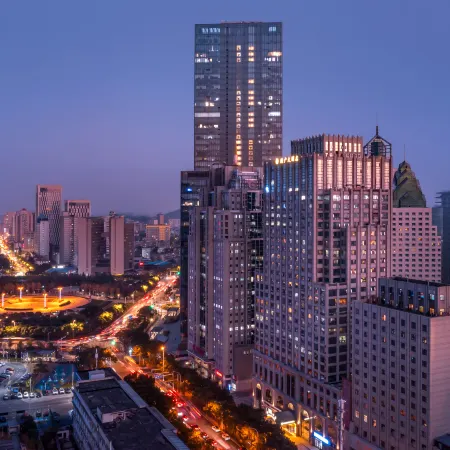 Hongguang Hotel Отели рядом с достопримечательностью «Хубэй, Китай, Южная Механическая Школа (Школьный Департамент)»