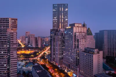 Hongguang Hotel Hotels near Dong Biwu Memorial