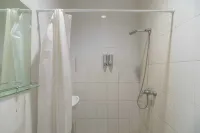RedDoorz Plus Near Exit Toll Puncak 2 Hotel a Banjar Waru
