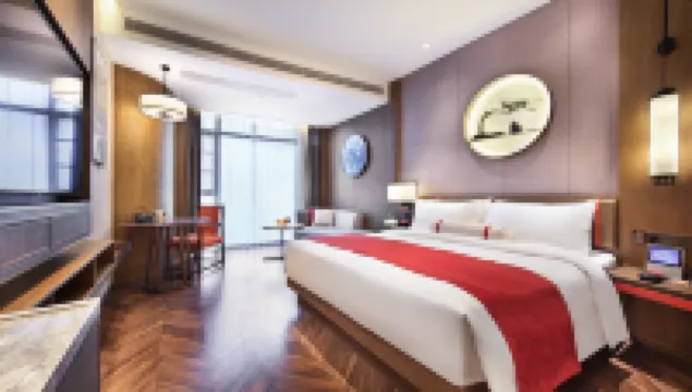 麗橙飯店·逸（武漢東湖岳家嘴地鐵站店）