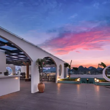 Li River Promise Hotel （Guilin Elephant Trunk Hill & Two Rivers and Four Lakes Scenic Area） Hotel berhampiran Liu Sanjie Grand View Garden