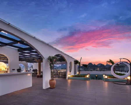 Li River Promise Hotel (Guilin Elephant Trunk Hill & Two Rivers and Four Lakes Scenic Area) Hotels in Guilin