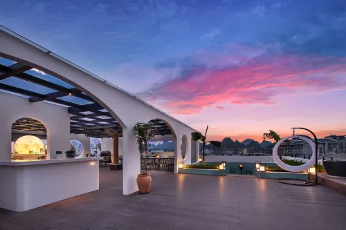 Li River Promise Hotel （Guilin Elephant Trunk Hill & Two Rivers and Four Lakes Scenic Area）