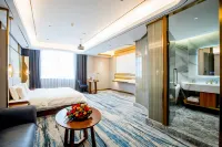 Pula Hotel (Yulin Jincheng Center Pedestrian Street)