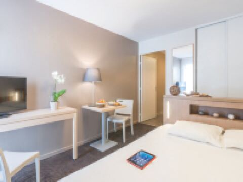 Appart'City Classic Nantes Quais de Loire Hotels near Les Machines de l’île Nantes