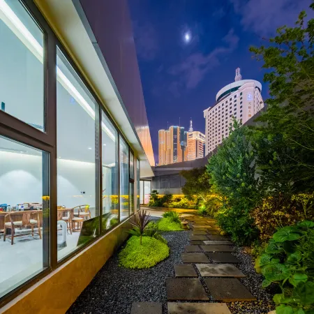 JAMES JOYCE COFFETEL Hotel Kunming Nanping Pedestrian Street store Отели рядом с достопримечательностью «Конгресс-центр Kunming Hall»