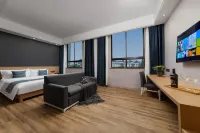 Shangsu Qingxiang Hotel (Yueyanglou Pedestrian Street) - Esports
