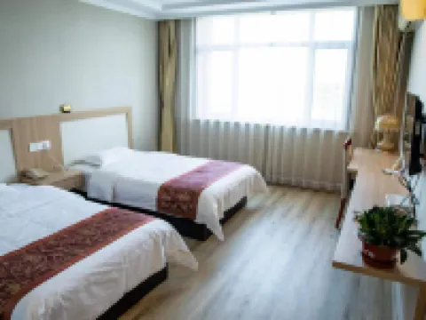 生隆商務賓館（呼和浩特金川開發區工業大學店） 土默特左旗酒店