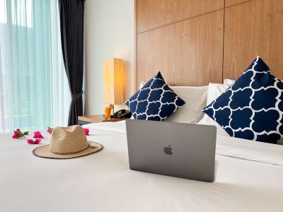 デラックスルーム(プール利用可) カタラッキー ヴィラ&プールアクセス プーケットの写真