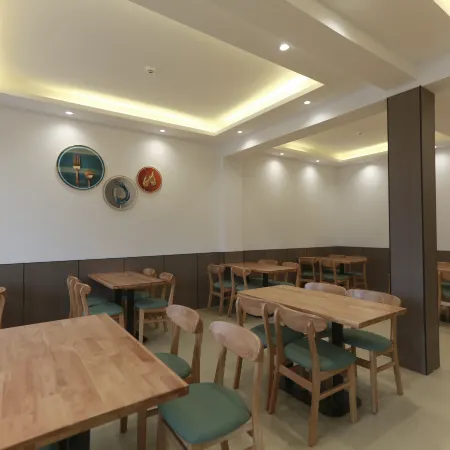 Huayulai Intelligent Hotel (Hezhang Yelang Plaza)