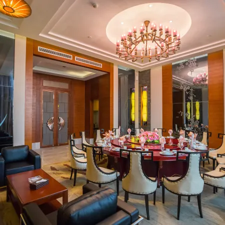 Hewitt Grand Hotel