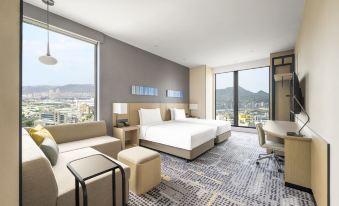 1. Hyatt Pl..