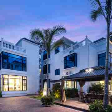 Floral Hotel· Benxiang Hotel (Sanya Yalong Bay Bohou Village Branch) Hotel Exterior