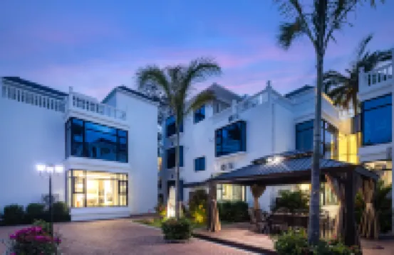 Floral Hotel· Benxiang Hotel (Sanya Yalong Bay Bohou Village Branch) Hotels in Sanya