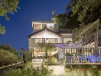 Qianna QianXun Hotel (Jiande Meicheng Town Fuchunjiang) Hotels near Meicheng Ancient Town