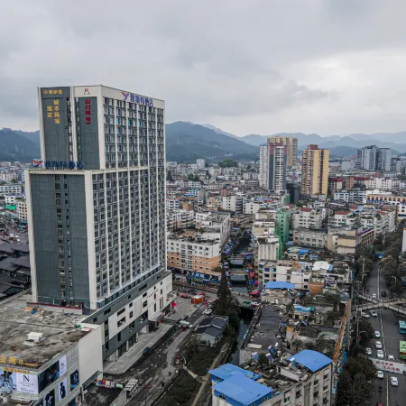 Xishui Yaroman City B&B Hotel