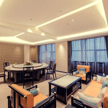 Heyi Zhishang Hotel (Fuxin High-speed Railway Station Wanda Plaza)