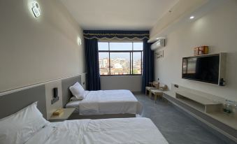 Luoding Mountain Lake Hotel
