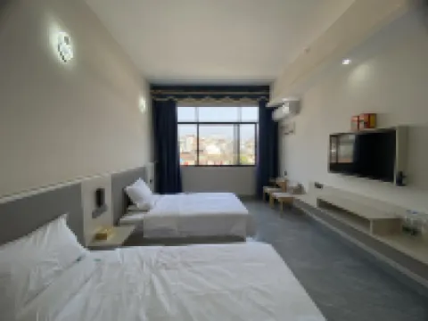 Luoding Mountain Lake Hotel