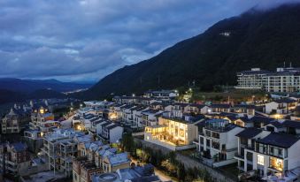 Tengchong Wanzhao Jinyun Hot Spring Inn