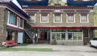 Kangding Jixiang Tibetan Land Homestay Hotels in Yalong Village/Tywu Village Tomma Camping