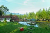 Hilltop Camp Lembang by TwoSpaces Hotel dekat Kebun Strawberry