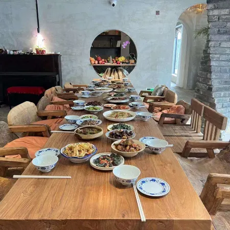 Floral Hotel · Kuangjing Keyiju Homestay (Lushan Ruqin Lake Guling Street)