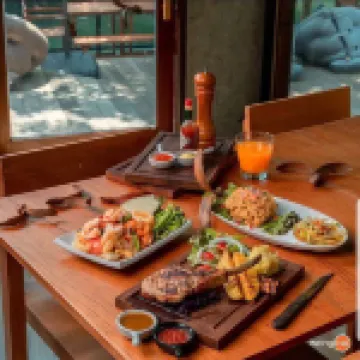 Khao Yai Lake Hill Resort