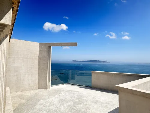 Sheeteen TideCliffs Scenic Apartment