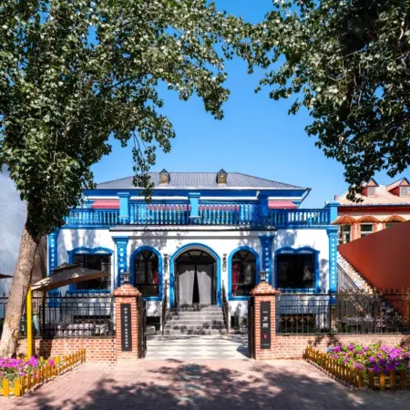 Yifang Place · Travel Exotic Vacation Boutique Stay (Yining Liuxing Street Scenic Area)