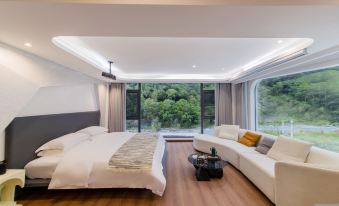 Li County Semi-Hidden Private Hot Springs Homestay