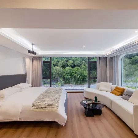Li Semi-Private Hot Spring Homestay (Bipenggou Li Xiaolu)