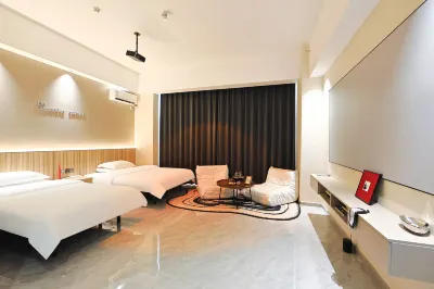 Meining Light Luxury Intelligent Hotel (Jucheng International Store)