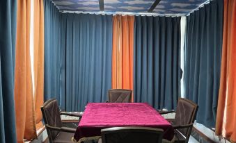 Heishui Colorful Hostel