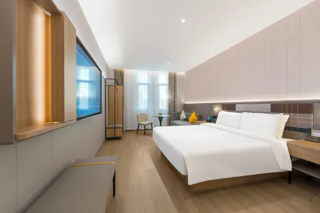Homeinn Plus Hotel (Hotan Huochezhan)