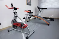 スーパー 8 プレミアムホテル（アラルタリム大学）