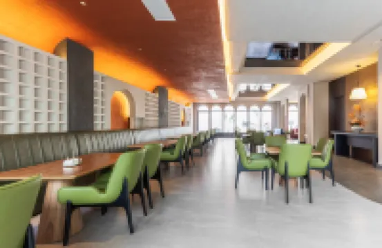 Jinghong Yunduolan Koi Garden & Pool Hotel