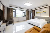 ‌Elegant Ink Haven - balcony