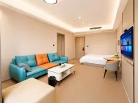 Hejing Hongxiang Hotel (Hejing County Government)