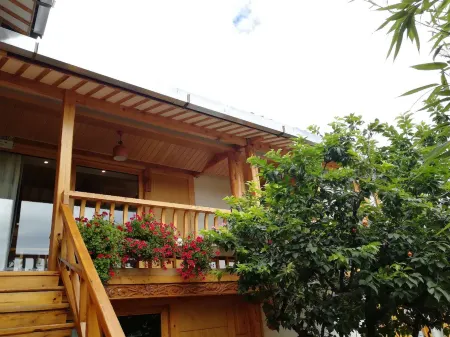 Zen Holiday Inn (Lijiang Ancient City Sifang Street)