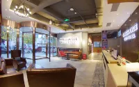 James Joyce Coffetel (Beijing South Railway Station, Fangzhuang Puhuangyu Metro Station) - Romantisk