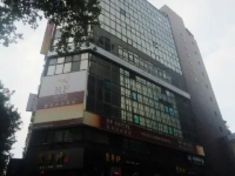RF富裕自由旅店 - 忠孝館 松山車站附近的飯店
