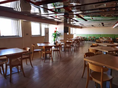 HuaYi Eastern Hotel (Shanghai Hongkou North Sichuan Road) Отели рядом с достопримечательностью «CPC Jiangsu Provincial Committee Former Site (West Gate)»