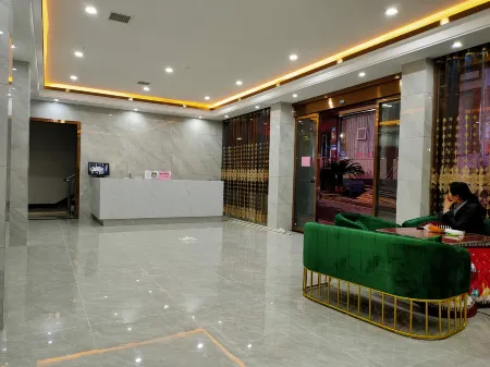 Cenxi Xingang Hotel Отели рядом с достопримечательностью «Yao Family Courtyard in Taiyuan, Shanxi»