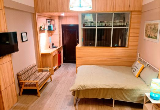 No. 18 Boarding House 그네 객실