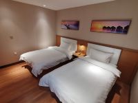 怡莱酒店(北京双桥地铁站万达广场店) - 高级双床房