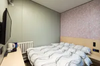 Rujia China Inn Hotel (Beijing Jimenqiao Capital Gymnasium) Отели рядом с достопримечательностью «Спортивный зал Пекинского университета»